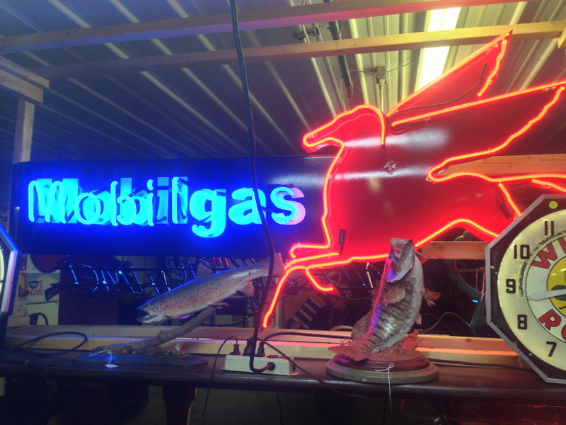 Illustration for article titled Vintage Signs Part 2